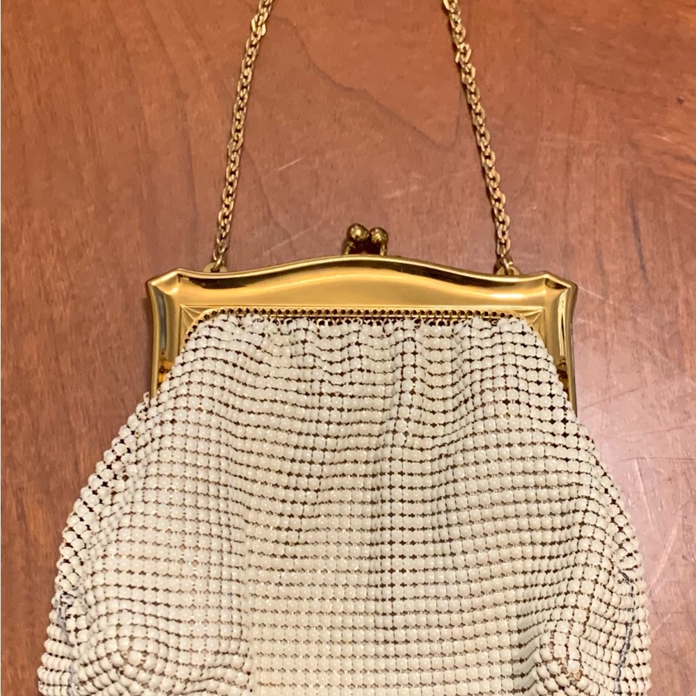 WHITING & DAVIS CO. ladies vintage White and gold mesh bag.  Made in USA.
